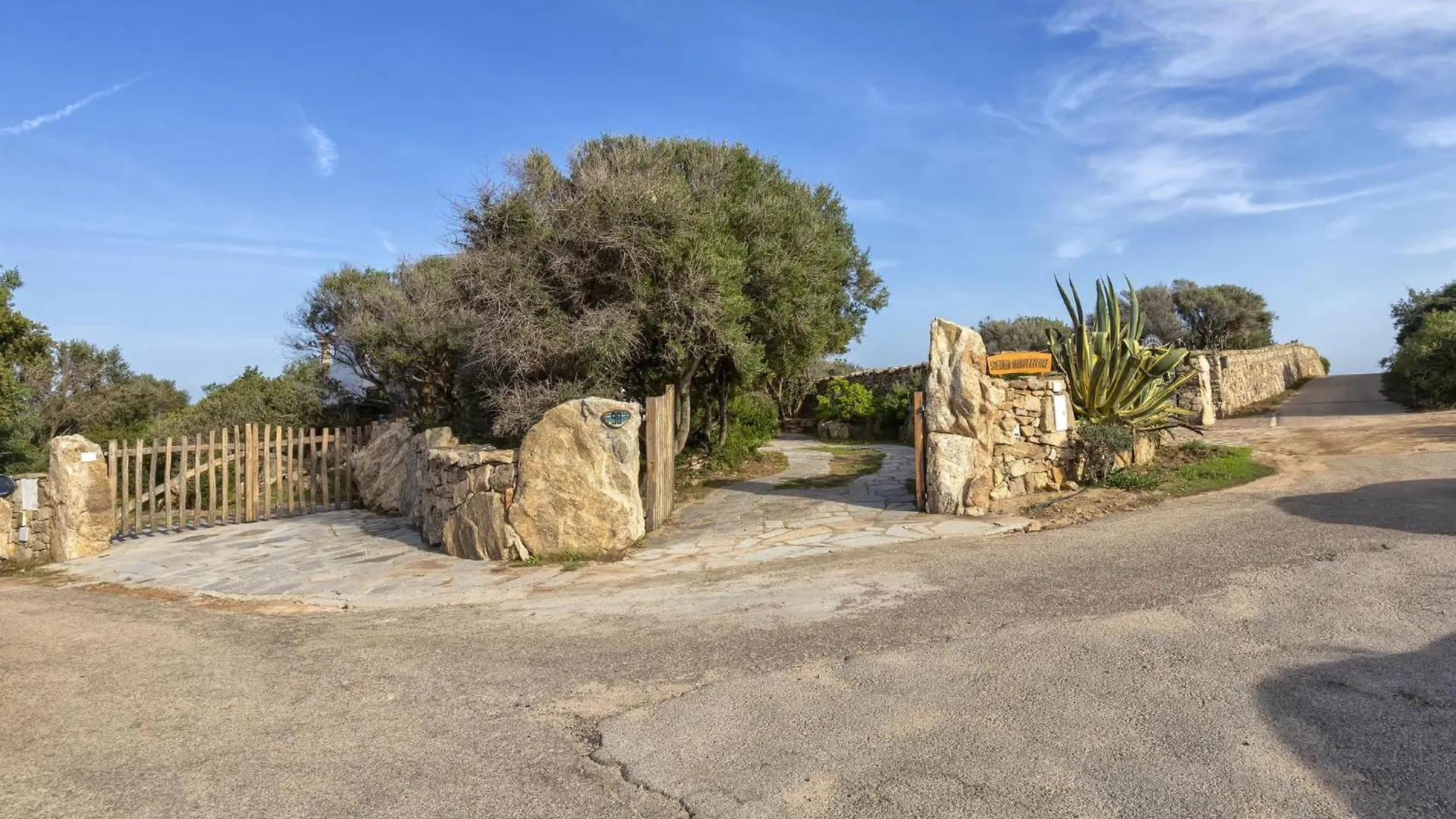 Holiday Home Schina Manna By Interhome San Pantaleo 0*,  İtalya